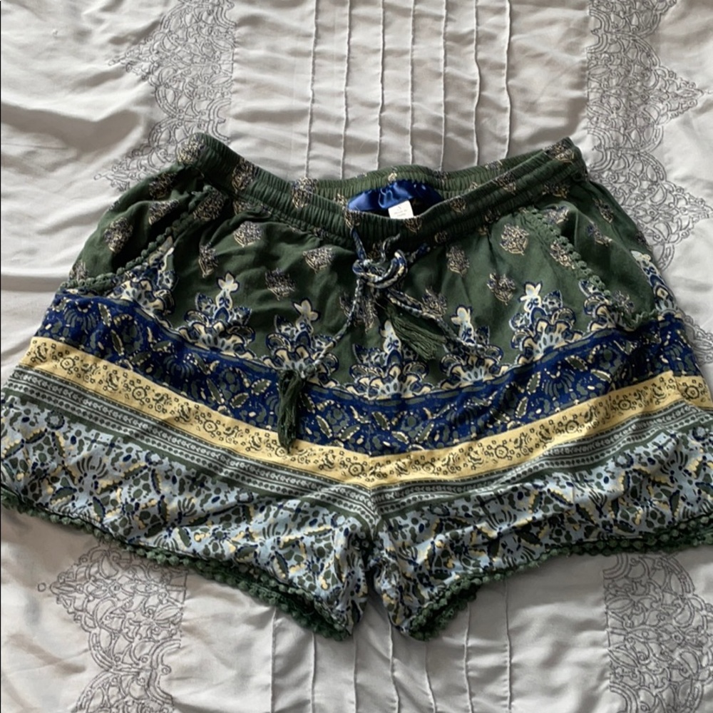 Floral cloth shorts